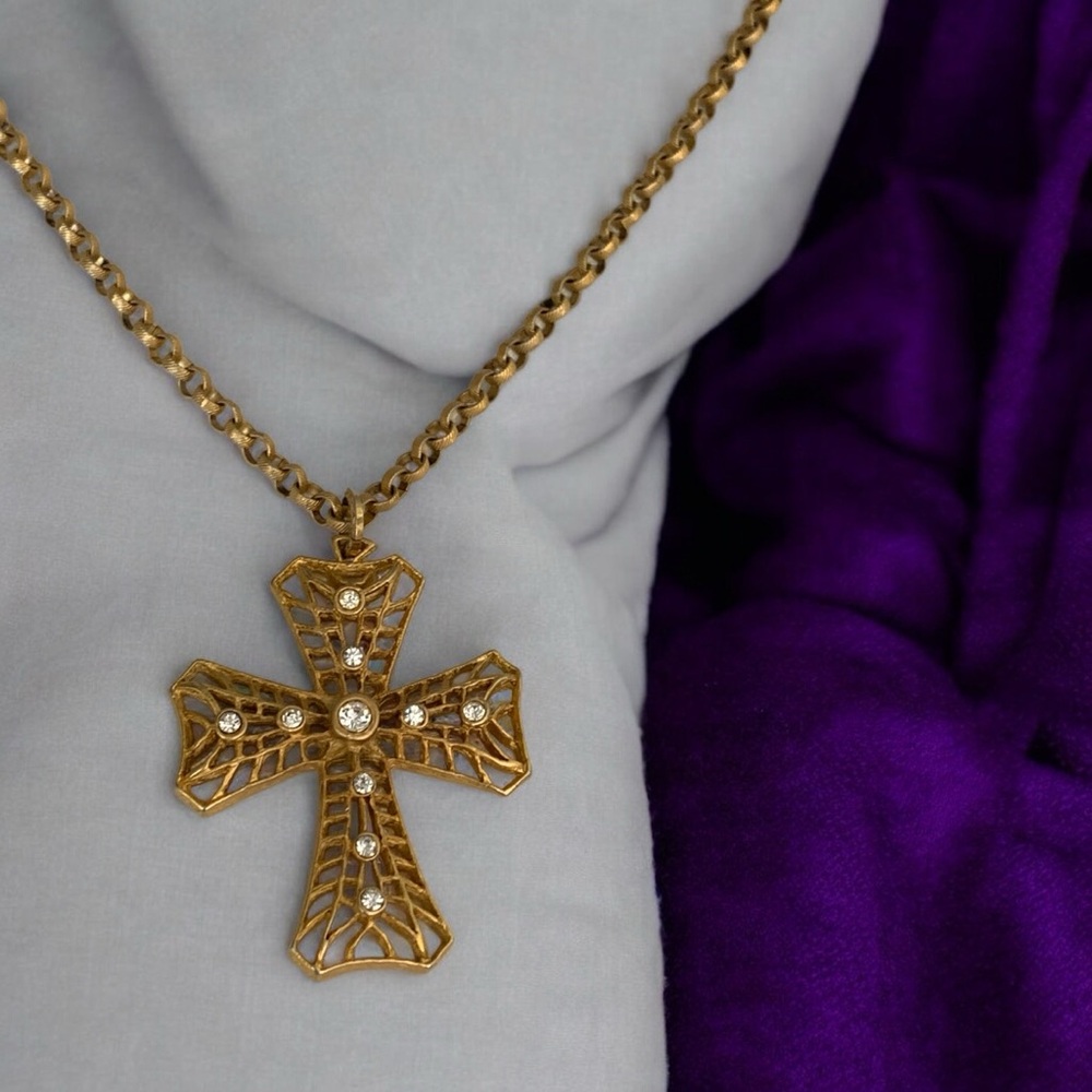 Signed Robert Rose Gold Ornate Cross Pendant Necklace with Unique Linked Chain